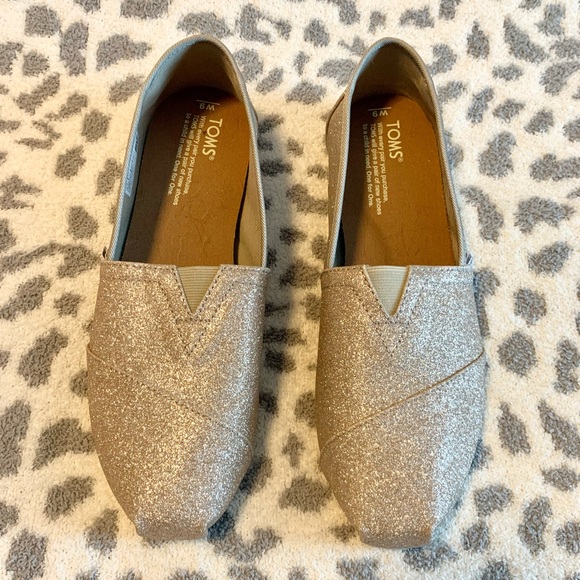 Toms Shoes - Gold Glitter Toms